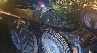 İzmir Kiraz'da traktör devrildi, altında kalan sürücü hayatını kaybetti