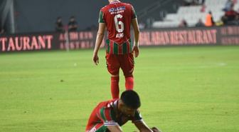 Karşıyaka, Gaziemir Spor'a 1-0 yenilince teknik direktör Basatemür istifa etti