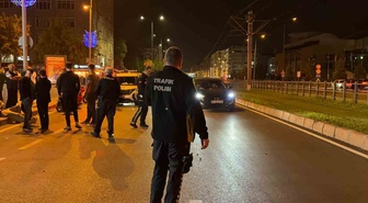 Kayseri Kocasinan'da motosikletin çarptığı çocuk dahil 3 kişi yaralandı, 2'si ağır.