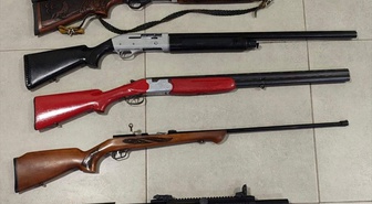 Konya Karatay'da evde 6 ruhsatsız tüfek bulundu, şüpheli gözaltına alındı