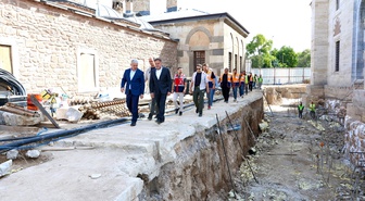 Konya Valisi Akın, Sultan Selim Camii restorasyonunu yerinde inceleyip bilgi aldı