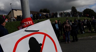 Kuzey İrlanda'da Orange Order yürüyüşüne 28 yıl sonra Garvaghy Road izni verildi