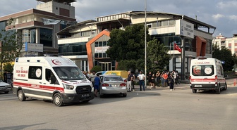 Osmaniye'de iki otomobil çarpıştı, Adnan Menderes Bulvarı'nda 3 kişi yaralandı