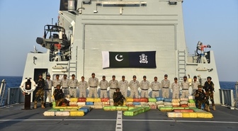 Pakistan gemileri Umman Denizi'nde 750 milyon dolarlık uyuşturucu ele geçirdi