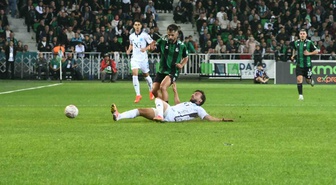 Sakaryaspor, TFF 2. Lig Kırmızı Grup'ta Kütahya Futbol Spor Kulübü'nü 2-0 yendi