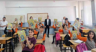 Van Gürpınar'da öğrenciler VR gözlükleriyle bilim ve teknoloji deneyimledi