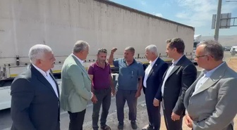 YENİ Parti heyeti Cilvegözü'nde şoförleri dinledi, 'namaz bile kılamıyoruz' dediler