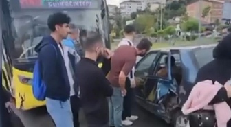Başakşehir'de İETT otobüsü ile çarpışan otomobil bariyerlere çarptı, 3 kişi yaralandı