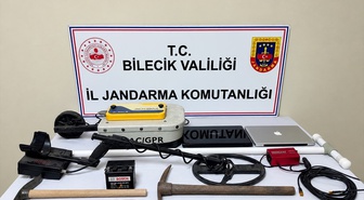 Bilecik Gölpazarı'nda fotokapanca kaydedilen kaçak kazıda 4 kişi suçüstü yakalandı