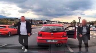 Yol kesen sürücü ve yolcuya 360 bin TL ceza! O anlar kamerada