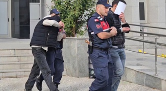 Çorum'da yol kenarına bırakılan 29 kilo 250 gram esrarı alan 4 şüpheli tutuklandı