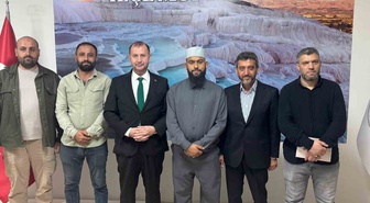 Denizli Pamukkale'de Celal Karatüre ve ekibi Hierapolis'te ilahi okudu