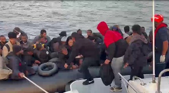 Didim açıklarında lastik bottaki 6'sı çocuk 60 düzensiz göçmen yakalandı