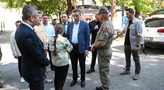Erzurum Valisi Baruş, Erzurum Lisesi'ne devredilen Çakmak Hastanesi binasını inceledi