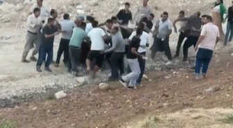 Gaziantep Şahinbey'de taş ve sopalı kavgaya polis biber gazıyla müdahale etti