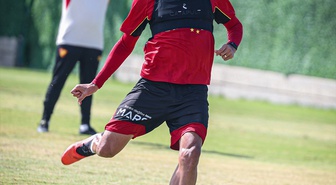 Göztepe, Eyüpspor deplasmanı hazırlıklarını çift antrenmanla sürdürdü