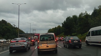 İstanbul'da sağanağın ardından trafik kilit