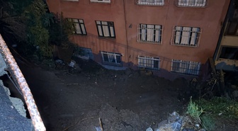 İstanbul Eyüpsultan'da sağanak sonrası toprak kayması, 25 kişi tahliye edildi
