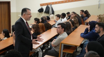 Karabük Üniversitesi Rektörü Kırışık, ilk derste 'Terörsüz Türkiye' hedefini anlattı