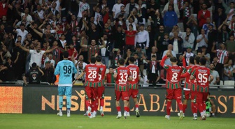 Karşıyaka 3. Lig 2. Grup'ta ilk 4 haftada galibiyet alamadı, Basatemür istifa etti