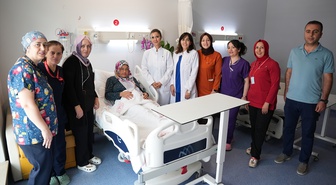 Malatya Eğitim ve Araştırma Hastanesi'nde ilk tüp bebek denemesinde ikiz doğum oldu