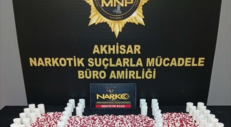 Manisa Akhisar'da otomobilde 5 bin 47 sentetik hap ele geçirildi, sürücü tutuklandı