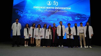 OMÜ Tıp Fakültesi 2026-2027 açılışında 250 öğrenciye beyaz önlük giydirildi