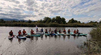 Samsun 19 Mayıs'ta SUP ve kano sporcuları su yüzeyi ve kıyıda çevre temizliği yaptı