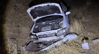 Şanlıurfa Siverek'te şarampole devrilen otomobilde 1'i çocuk 3 kişi yaralandı