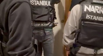 Sarıyer'de ev ve araca yapılan operasyonda 8 kilo 850 gram metamfetamin ele geçirildi