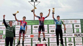 Sinop Gençlik ve Spor Bisiklet Takımı, Türkiye Şampiyonası finalinde 3 derece aldı
