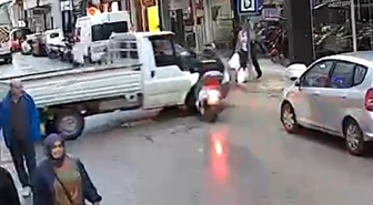 Sinop'ta motosikletin kamyonete çarpması sonucu 1 kişi hafif yaralandı