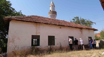 Yozgat Sarıkaya'da tescilli asırlık cami için köy sakinleri onarım talep etti