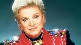 Zeki Müren'in 1980'de aldığı karar şaşırttı! 8 saatlik ameliyat öncesi vasiyetini yazdı