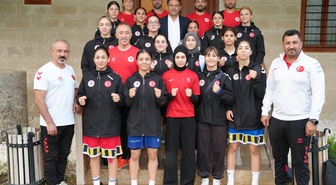 17 ve 19 Yaş Altı Boks Milli Takımı, şampiyonalar için Adana'da kampa girdi