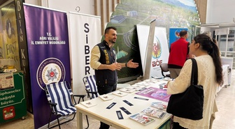 Ağrı'da 1.500 üniversite öğrencisine siber zorbalık ve dolandırıcılık anlatıldı