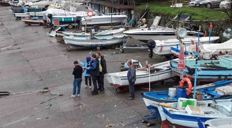 Akçakoca'da fırtınada parçalanan 4 tekne için Tarım ekipleri hasar tespiti yaptı