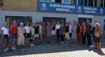Antalya Büyükşehir Belediyesi Alanya'da kadınlara kışlık gıda hazırlıklarını anlattı