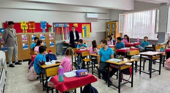 Aydın Bozdoğan'da Kaymakam Sözen, Haydere İlkokulu ve Ortaokulu'nu ziyaret etti