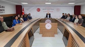 Aydın'da aile hekimlerine yönelik eğitimde eğitmen hekimlere teşekkür belgesi verildi