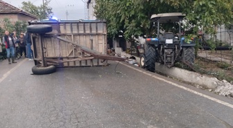 Balıkesir İvrindi'de traktör römorku devrildi, 23 kişi yaralandı