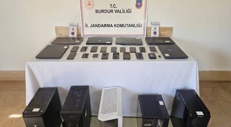 Burdur ve Antalya'da yasa dışı bahis soruşturmasında 14 şüpheliden 9'u tutuklandı