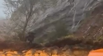 Bursa Uludağ yolunda heyelan oluştu, Karayolları ekipleri ulaşıma açtı