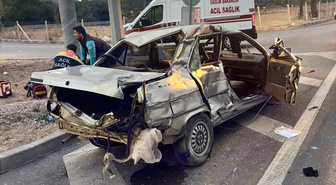 Çanakkale Ayvacık'ta Troya Tüneli girişinde otobüs otomobille çarpıştı, 2 kişi öldü