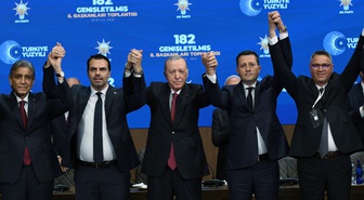 9 belediye başkanı daha AK Parti'de! Rozetlerini Cumhurbaşkanı Erdoğan taktı