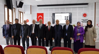 Denizli İl Müftülüğü konferansında Mustafa Turan ideal din görevlisini anlattı