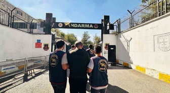 Diyarbakır'da JASAT operasyonunda aranan 67 kişi yakalanıp adliyeye sevk edildi
