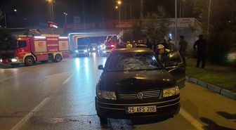 Erzurum Aziziye'de otomobil, 19 yaşındaki Irak uyruklu genç kızı ağır yaraladı