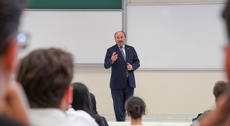 ETÜ'de ilk dersi veren Rektör Çakmak, 'Terörsüz Türkiye' hedefini anlattı