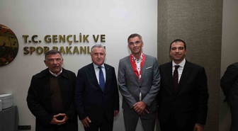 Gençlik ve Spor Bakanı Bak, ESSF heyetiyle okul sporları iş birliğini görüştü